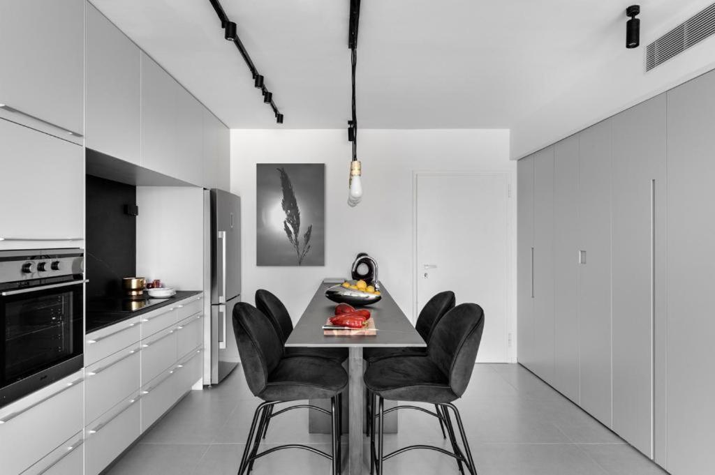Yefet - By Beach Apartments Tlv テル・アビブ エクステリア 写真