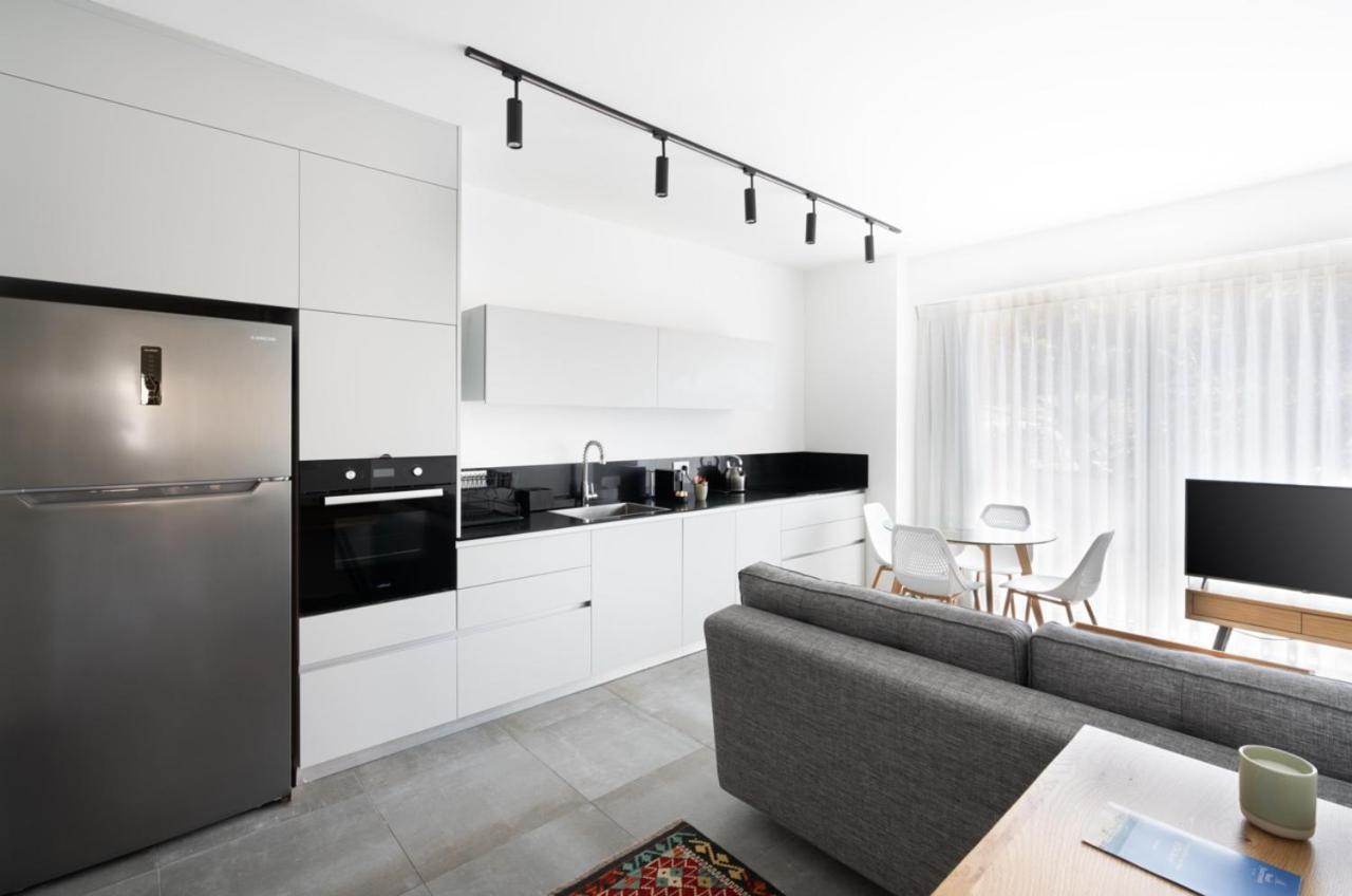 Yefet - By Beach Apartments Tlv テル・アビブ エクステリア 写真